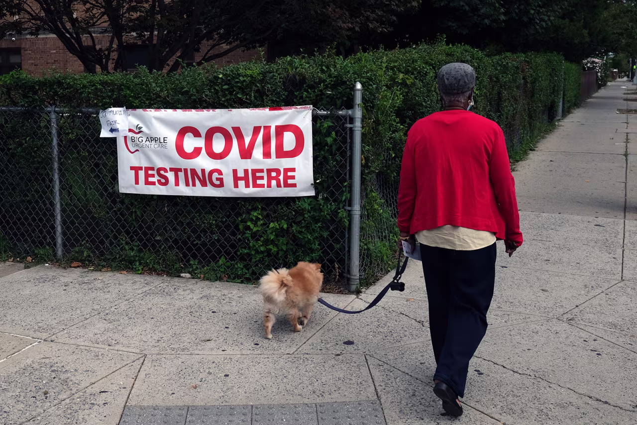 A sign directs people to a Covid-19 testing site on September 14 in the Brooklyn borough of New York.