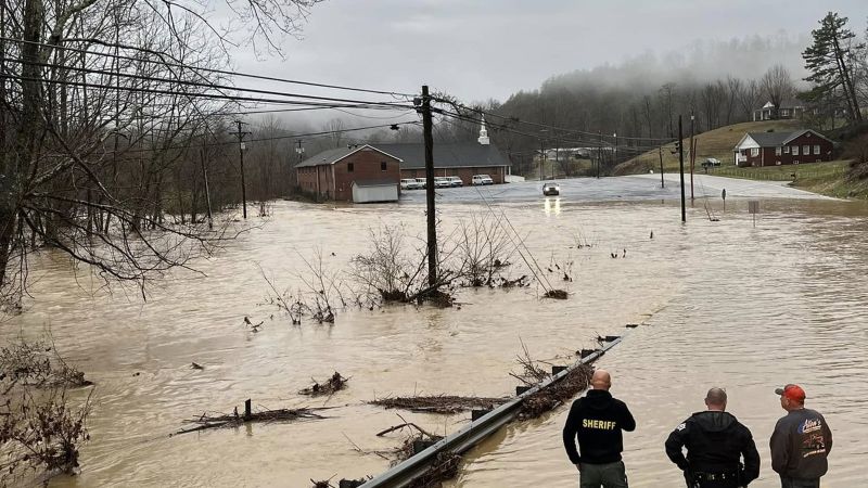 Storm sweeping across eastern US is set to reach peak strength with threat of dangerous tornadoes and flooding