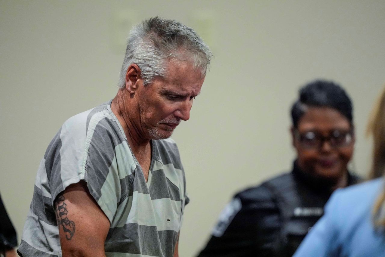 Colin Gray walks into court for his hearing at the Barrow County courthouse in Winder, Georgia, on Friday. 