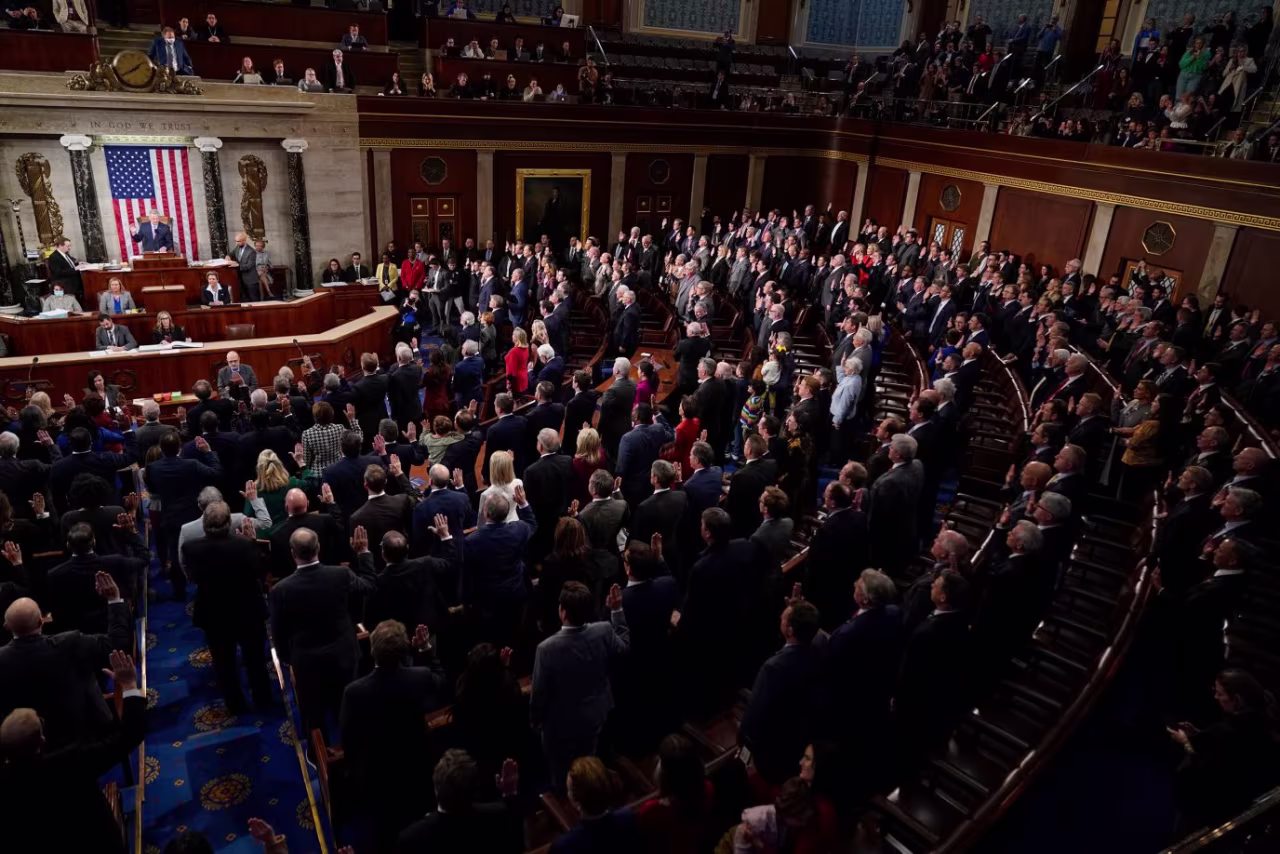 McCarthy swears in members of the House on Saturday. 