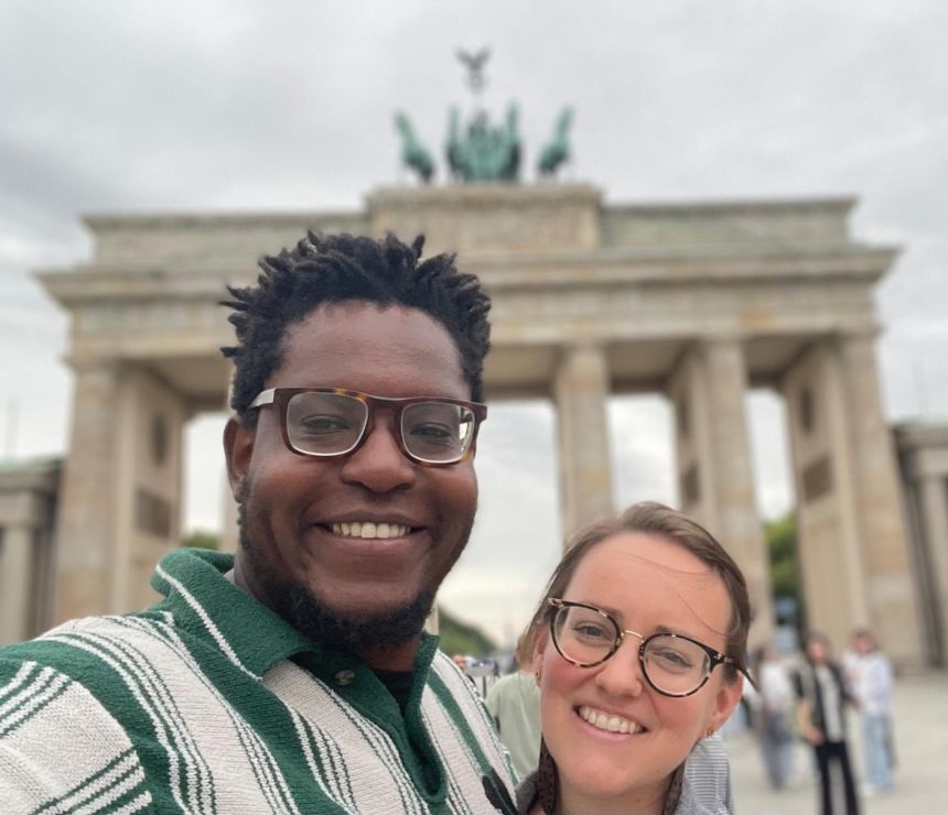 Anesu and Hannah were both traveling on the same flight that day in 2017 and ended up sat next to each other.