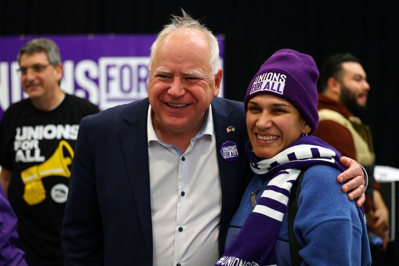 Gov. Tim Walz meets with union organizers in Minneapolis in 2022.