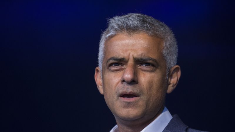 Sadiq Khan wint de derde termijn als burgemeester van Londen, waardoor Labour een ruime overwinning boekt bij de Engelse lokale verkiezingen