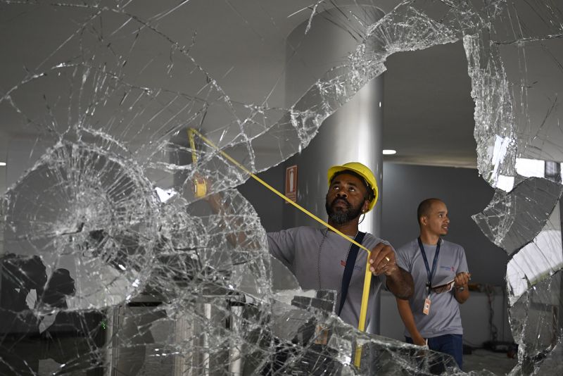 Bolsonaro Supporters Storm Brazilian Congress | CNN