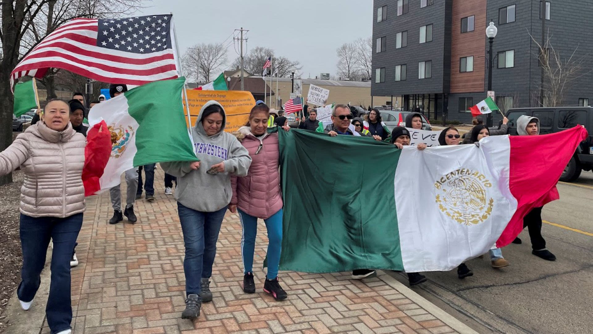 Organizadores cancelan desfile del Cinco de Mayo en Chicago por temor a  deportaciones y dicen que no hay "nada que celebrar" | CNN