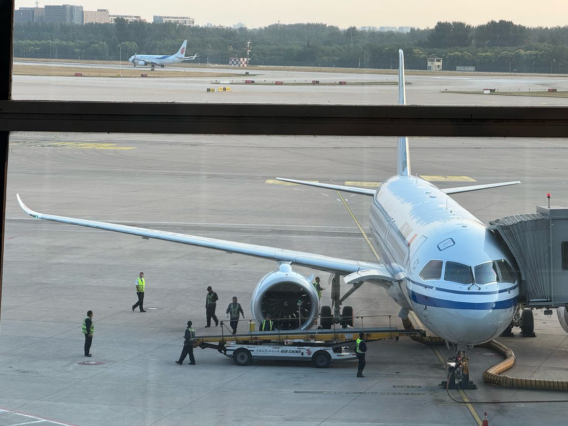 Preparing to board the C919.