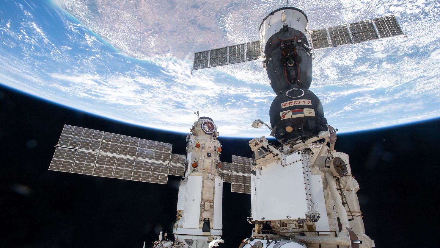 possibility-of-a-catastrophic-failure-inside-the-space-station-leak-problem-that-has-nasa-worried