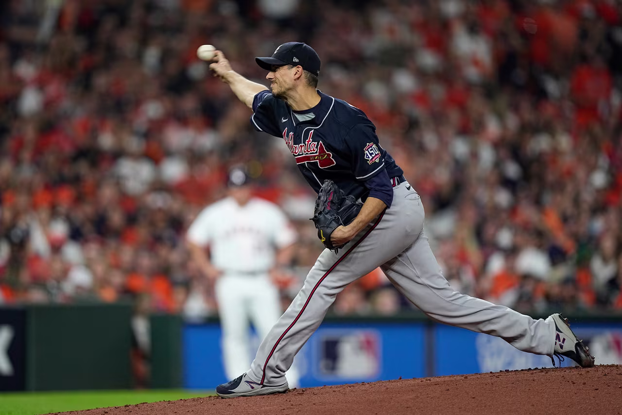 Atlanta Braves' Charlie Morton throws a pitch during the first inning.