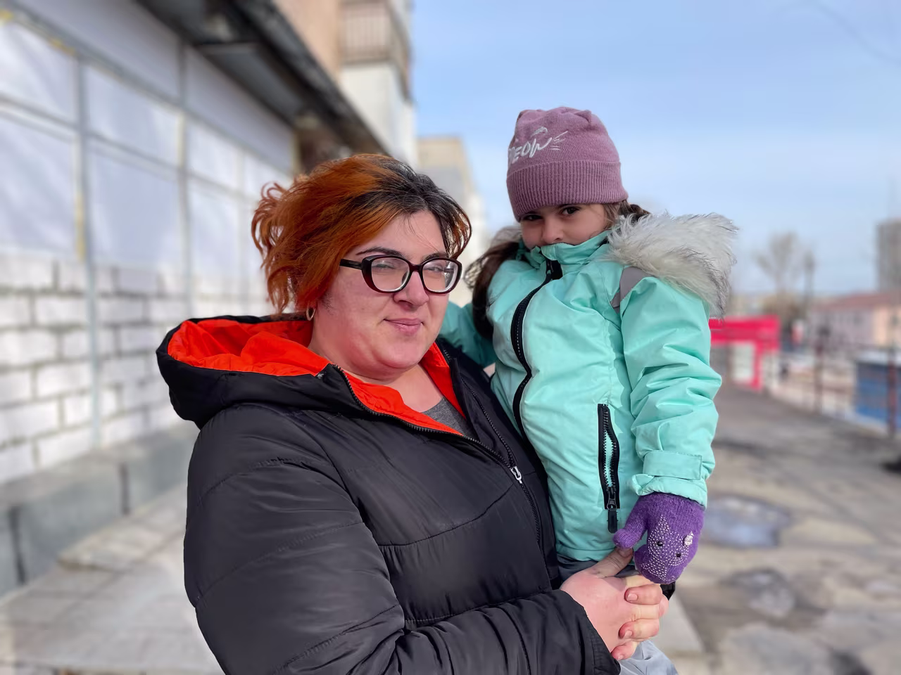 Nastya and her daughter are Izium residents. 