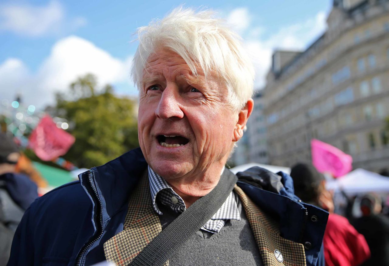 Stanley Johnson, father of Prime Minister Boris Johnson, participates in a demonstration in London on October 9. Photo: Isabel Infantes/AFP via Getty Images