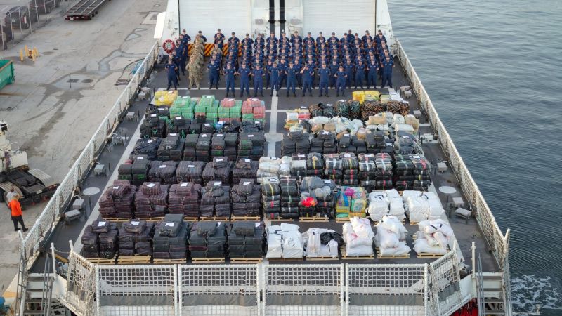 Рекордно извозване на наркотици, иззети от бреговата охрана на САЩ, беше достатъчен, за да „фатално предозиране на цялото население“ на Флорида, казва официален 