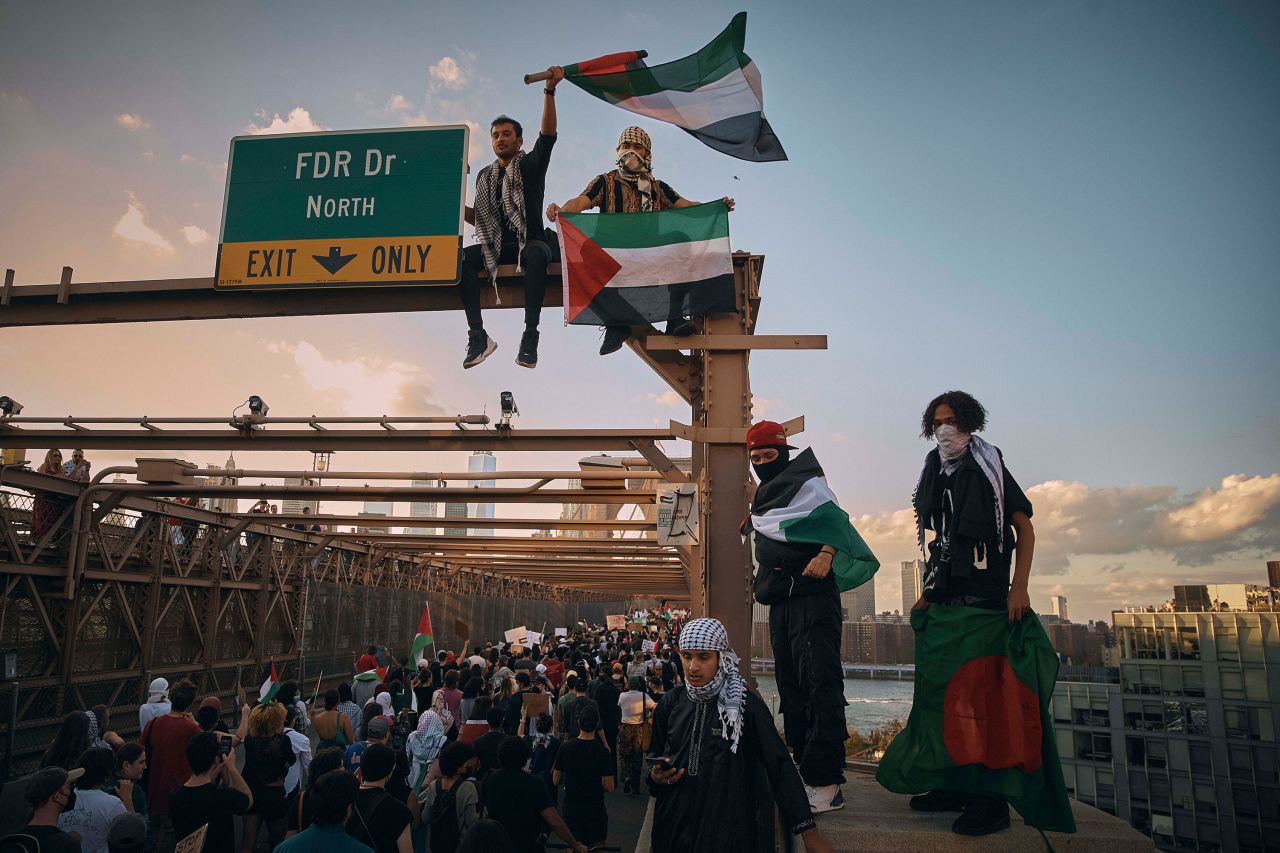 Huge pro-Palestine protest shuts down New York's Grand Central station