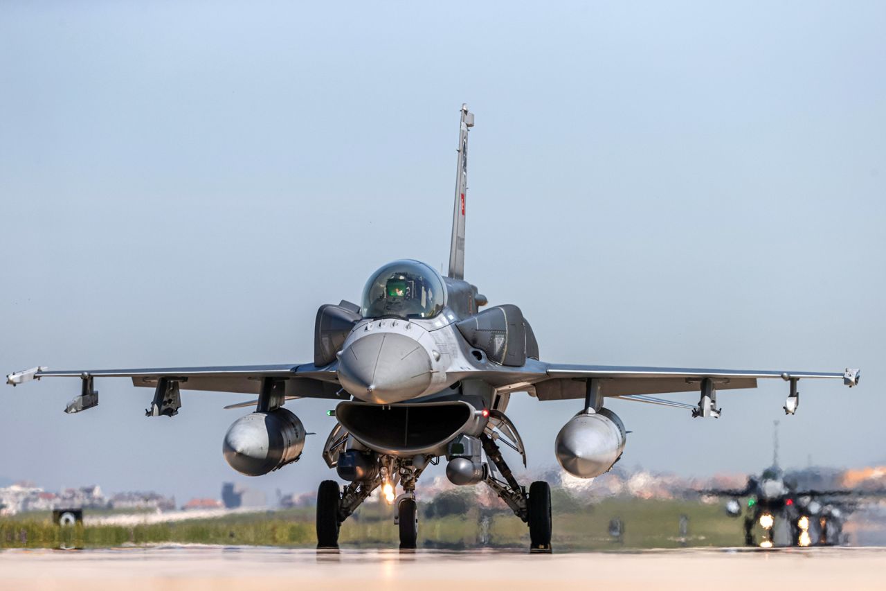 A Turkish Air Force F-16 fighter aircraft prepares for a test flight in Balikesir, Turkey, on May 22, 2022. 