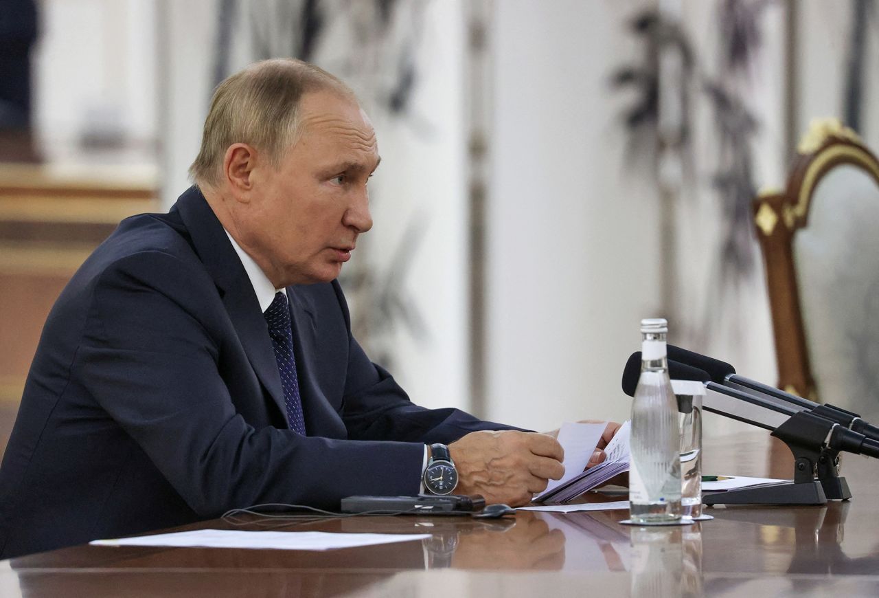 Russian President Vladimir Putin speaks with Chinese President Xi Jinping during a meeting on the sidelines of the Shanghai Cooperation Organization (SCO) summit in Samarkand, Uzbekistan on September 15.