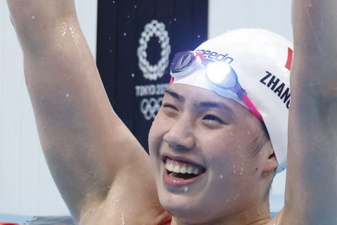 China's Zhang Yufei celebrates winning gold in the 200-meter butterfly on July 29.