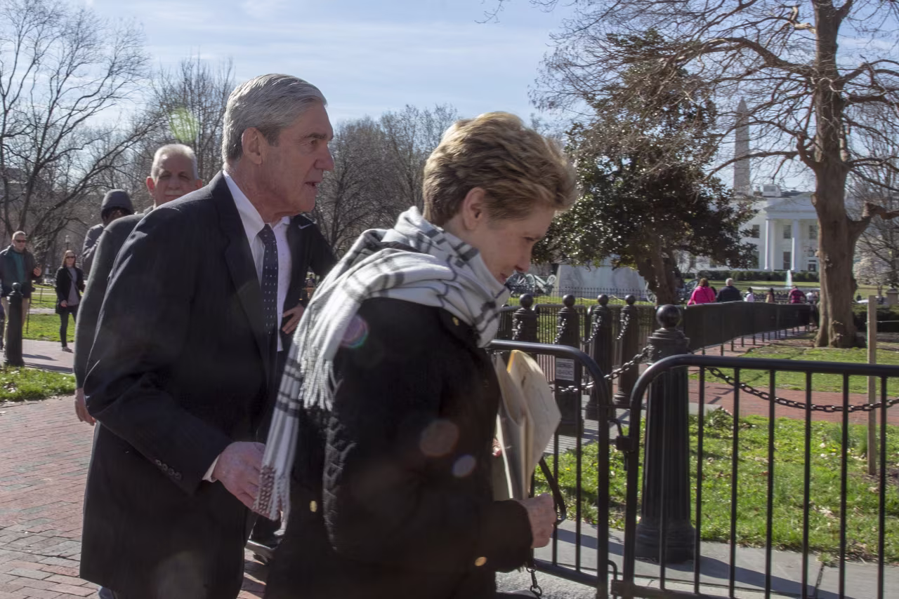 Special Counsel Robert Mueller walks with his wife Ann Mueller on March 24, 2019 in Washington, DC. 
