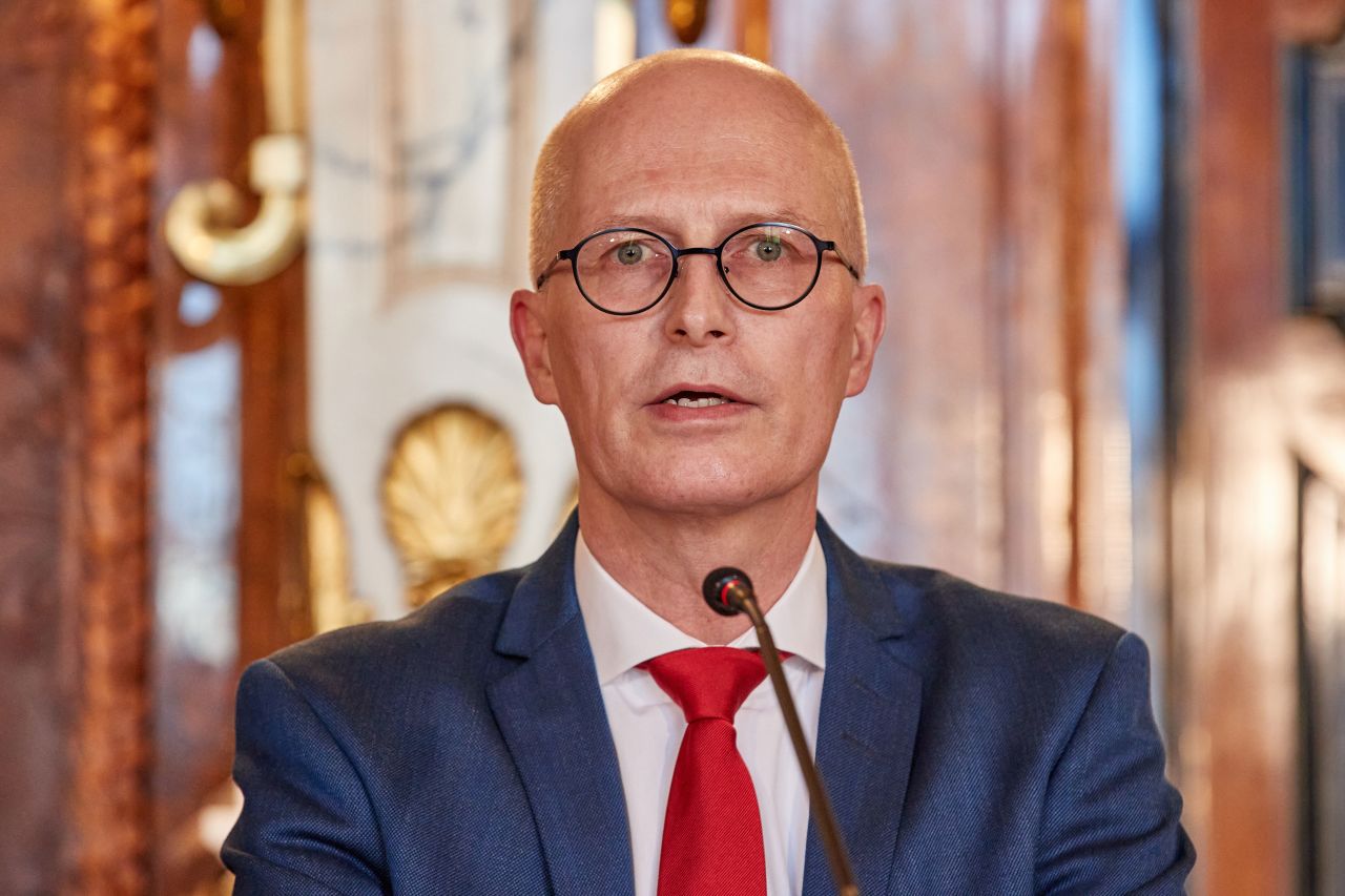 Hamburg Mayor Peter Tschentscher holds a press conference in Hamburg, Germany, on March 31.