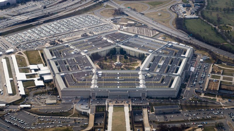 Het Pentagon zegt dat de chemicaliëntanker werd gebombardeerd door een Iraanse drone in de Indische Oceaan