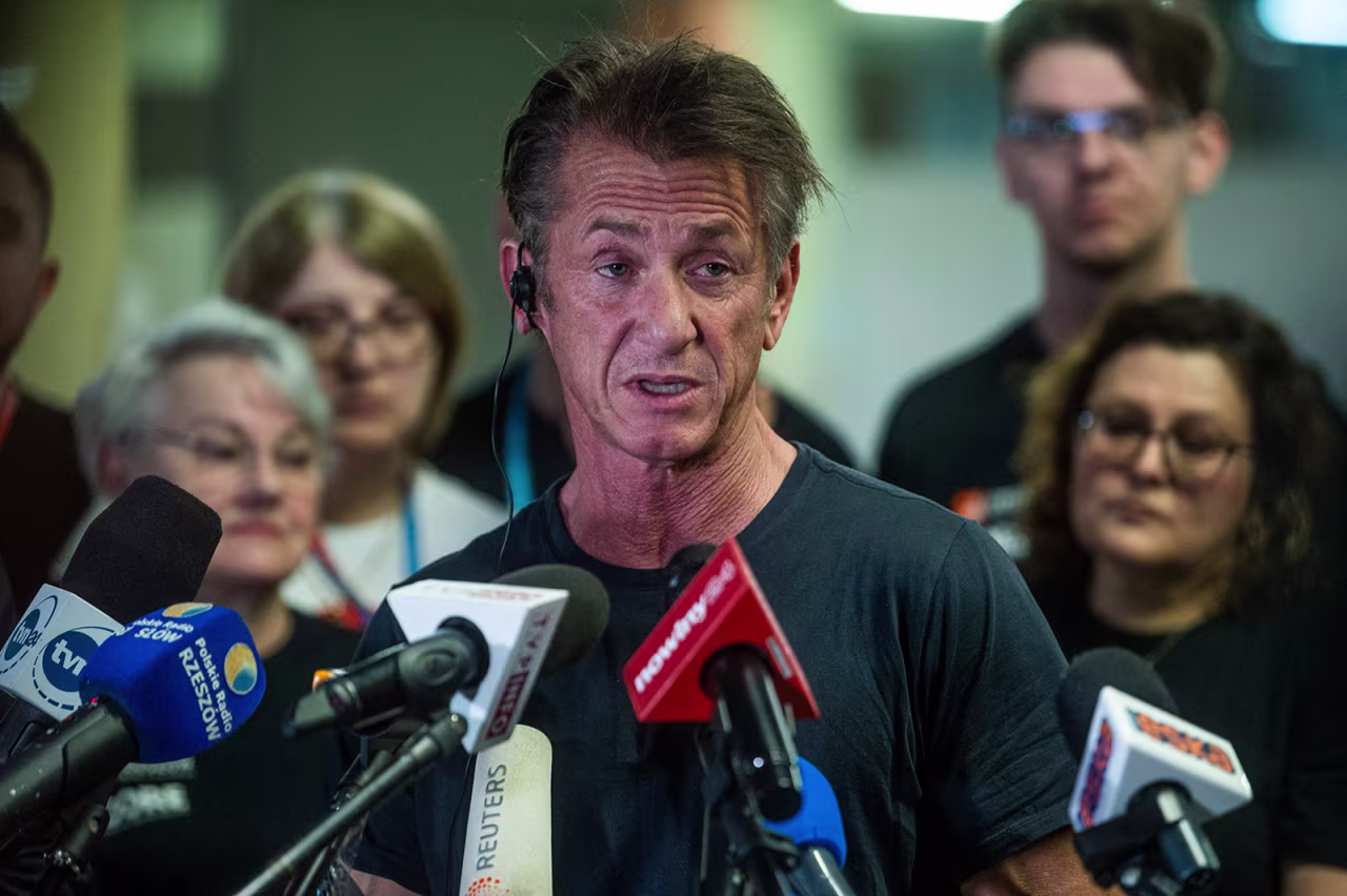  American actor Sean Penn speaks during a press conference on the agreeement of co-operation between the City of Rzeszow and the CORE foundation, on March 25, in Rzeszow, Poland.