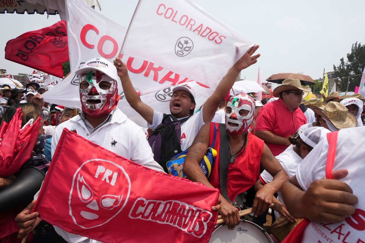 Supporters of opposition presidential candidate Xóchitl Gálvez chant her name at her closing campaign rally in Los Reyes la Paz on the outskirts of Mexico City on May 29. 