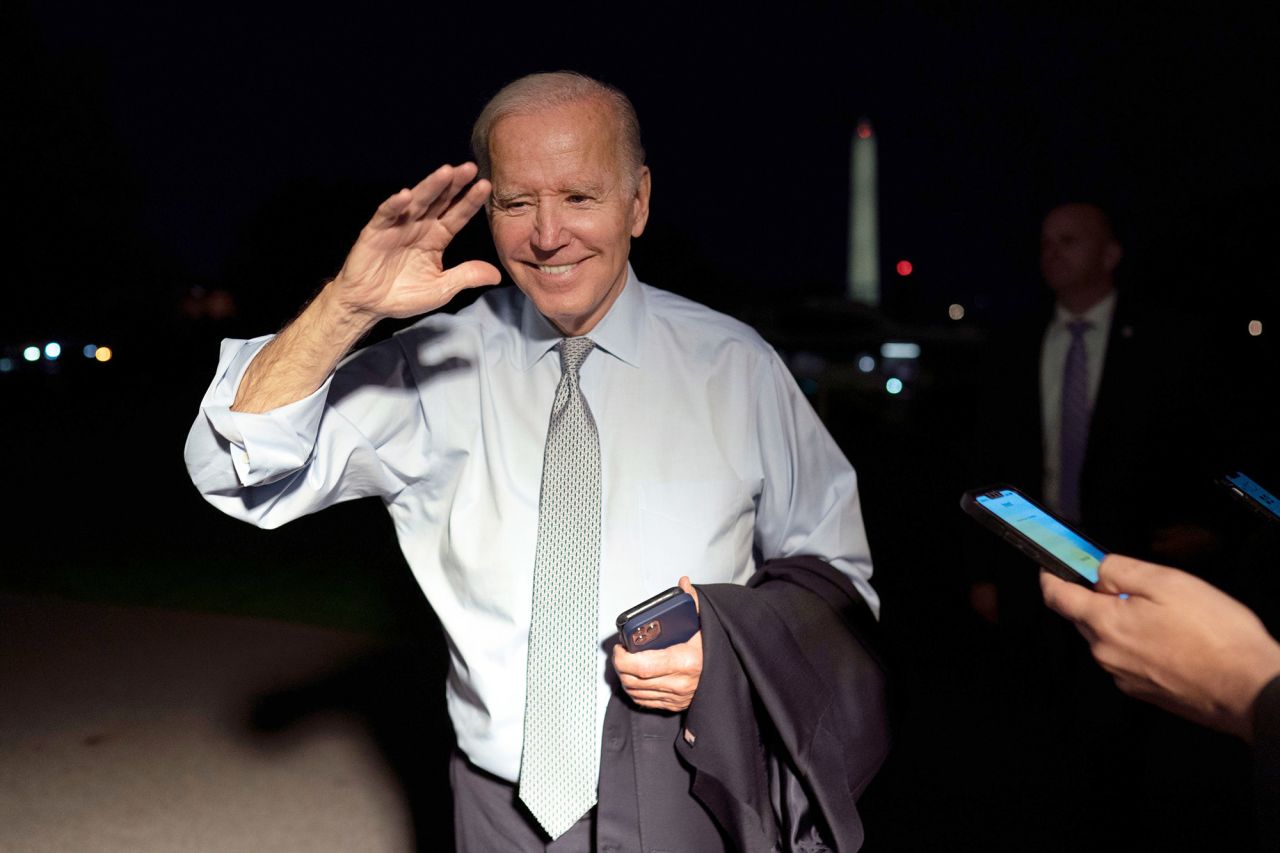 US President Joe Biden arrives at the White House after participating in a rally in Maryland on the eve of midterm elections, on November 7.