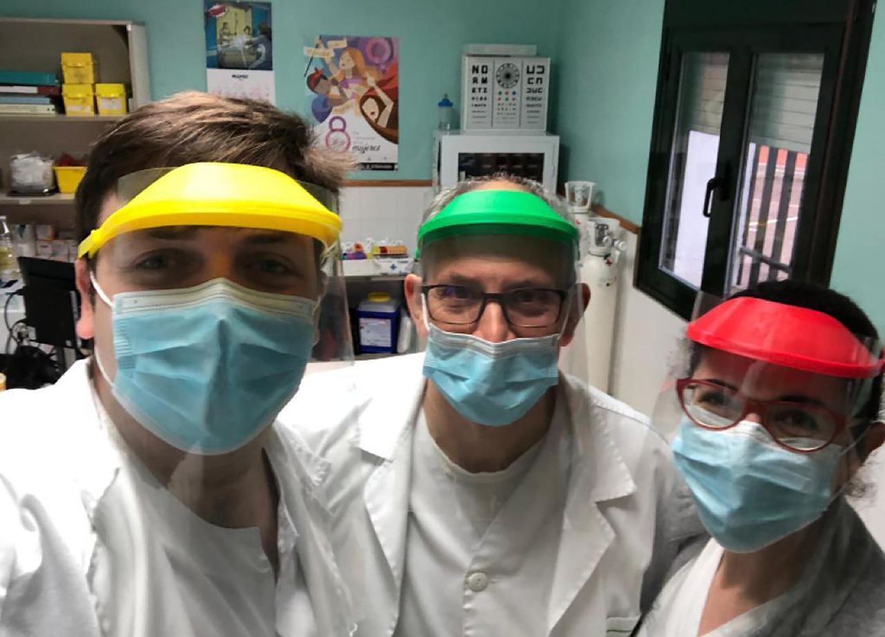 Dr Carlos Hernandez (left) with two colleagues at the Badajoz University Hospital.