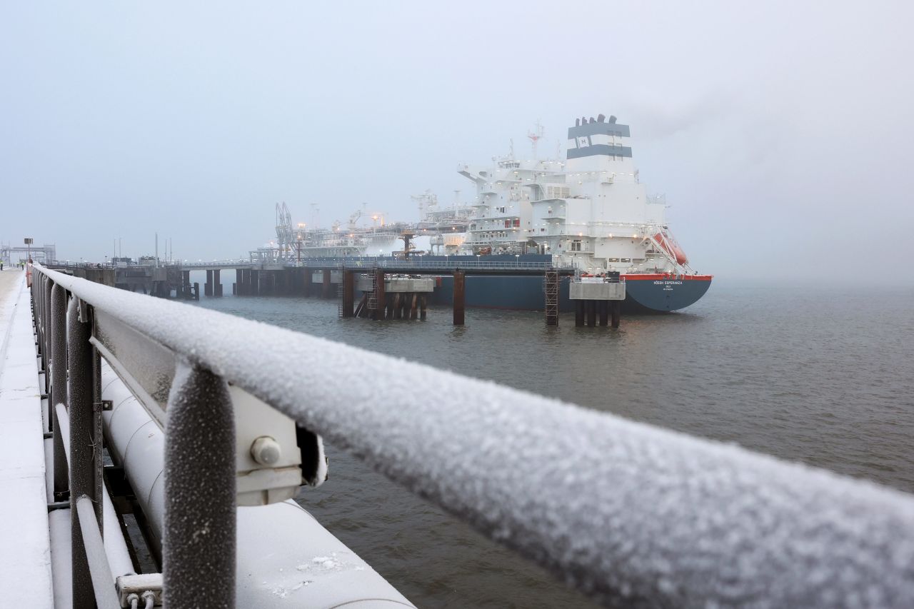 The FSRU Hoegh Esperanza docks in Wilhelmshaven, Germany, on Saturday, December 17. 