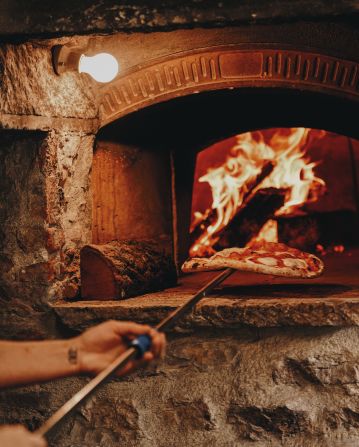 Hungry golfers can head to the course’s Ristorante la Boiola after a round for an array of rustic local dishes, with pizza, truffles, cured meats and wine among the specialties.