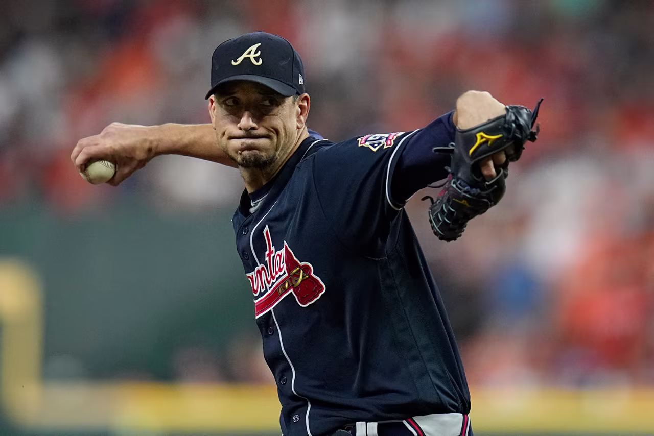 Atlanta Braves starting pitcher Charlie Morton throws a pitch during the first inning.