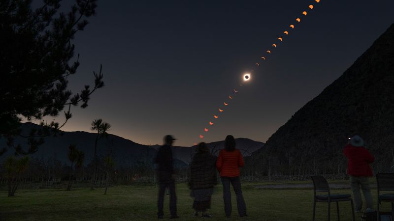 Cómo fotografiar un eclipse solar total, según los expertos