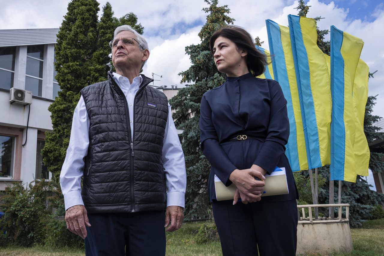 US Attorney General Merrick Garland and Ukrainian Prosecutor General of Ukraine Iryna Venediktova today in Krakovets, at the Ukraine border with Poland.