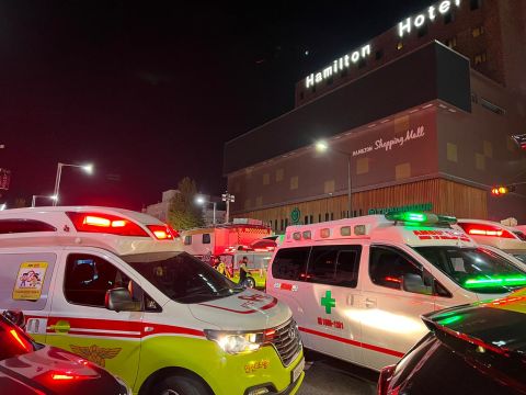 Long queues of ambulances formed on the streets looking for people who needed to be taken to hospital on Sunday, October 30, 2022.