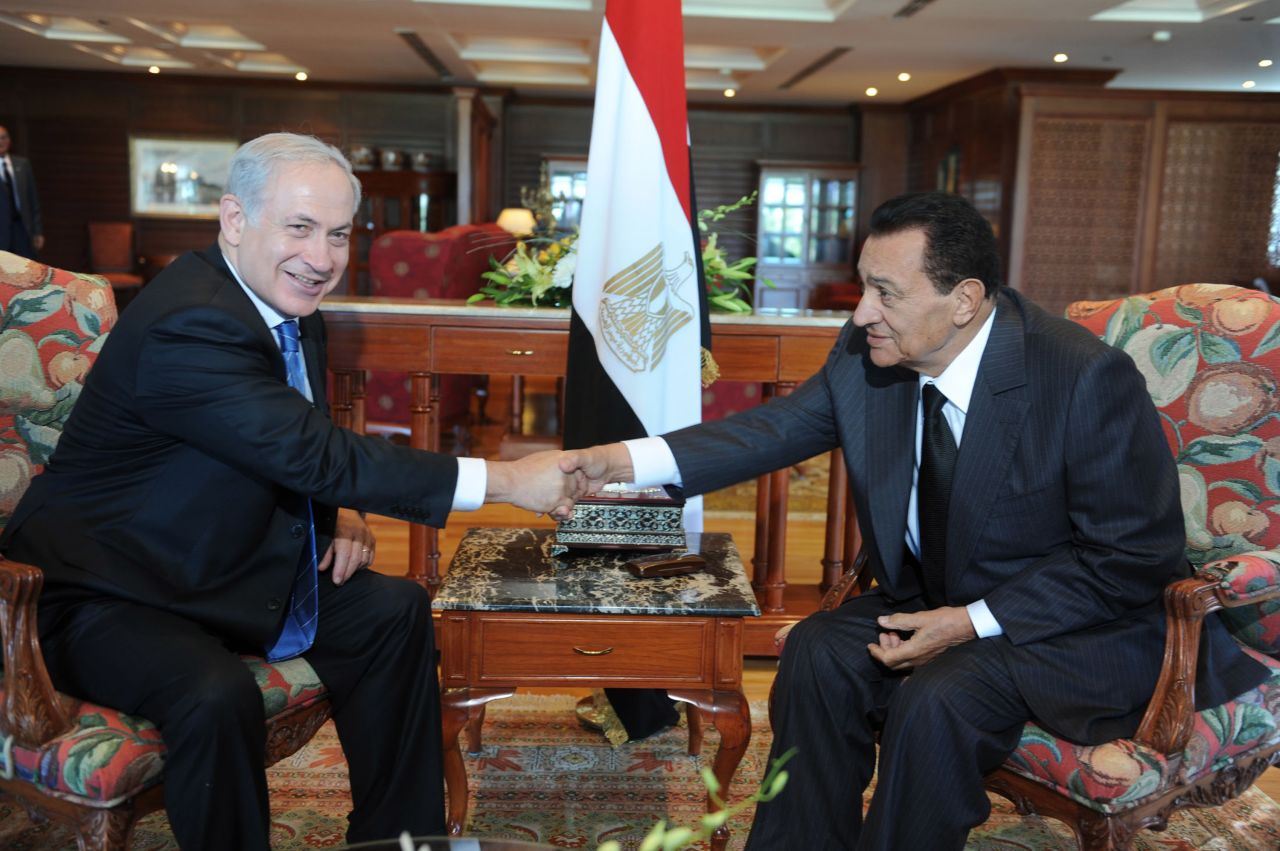 Netanyahu and Mubarak met several times; this image is from a meeting in Egypt in 2010. 