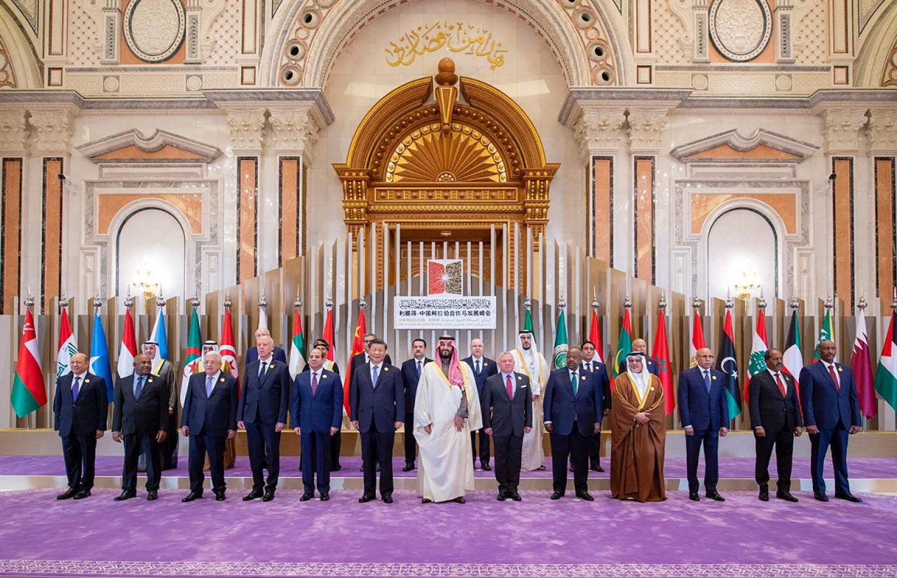 Chinese President?Xi?Jinping, center left,?and Arab leaders pose for a group photo during the China-Arab summit in Riyadh,?Saudi?Arabia, on December 9.