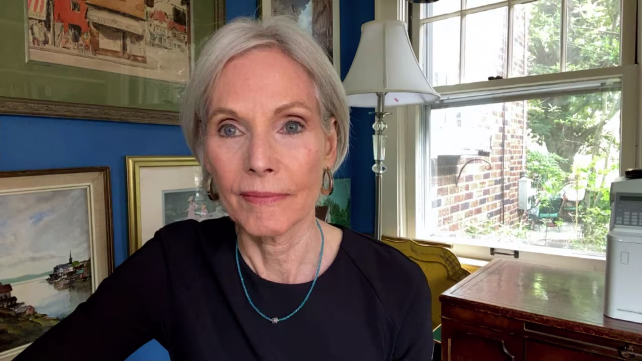 Former CNN Moscow bureau chief Jill Dougherty speaks to CNN's Anderson Cooper.