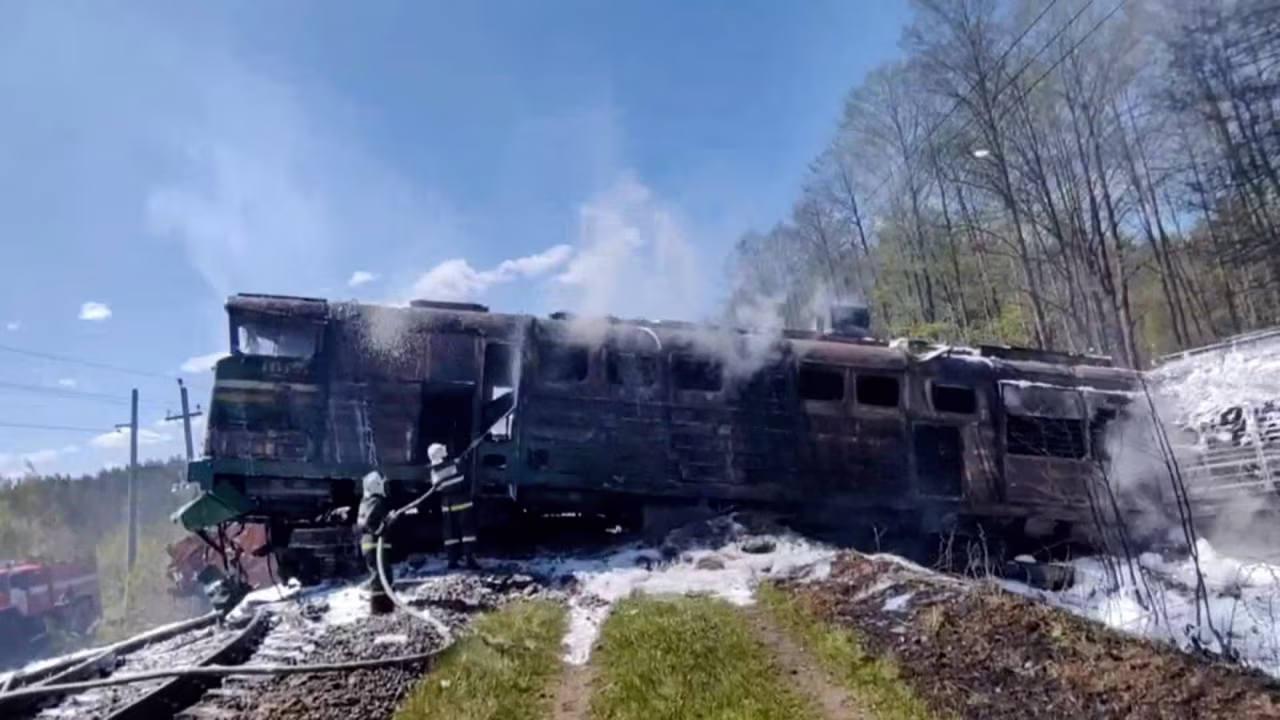 Pro-Kremlin blogger and activist Sergey Karnaukhov posted videos from the scene of the incident.