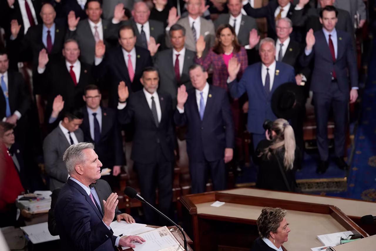 McCarthy swears in members of the 118th Congress.
