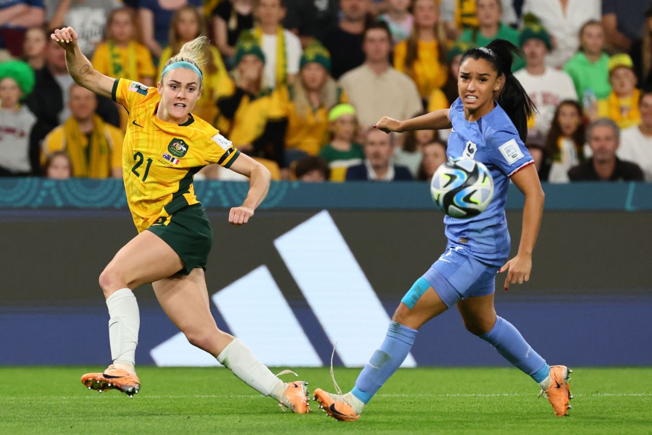 April 7, 2023, Rome, France: Manuela Vanegas of Colombia, Viviane Asseyi of  France (left) during the Women's Friendly football match between France  and Colombia on April 7, 2023 at Stade Gabriel-Montpied in