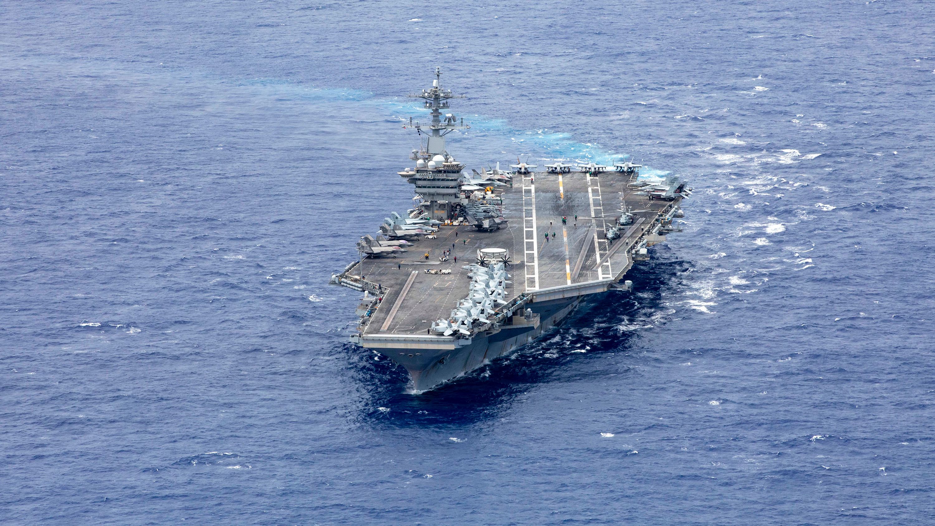 Nimitz-class aircraft carrier USS Abraham Lincoln (CVN 72) sails the Pacific Ocean.
