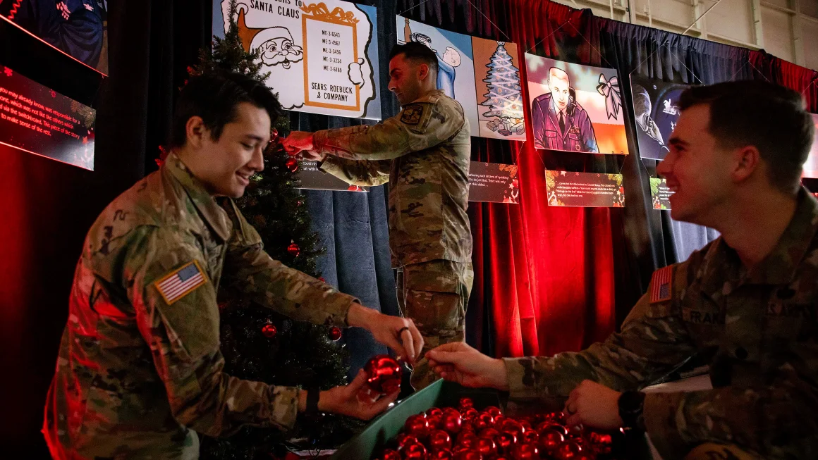 Track Santa Claus Around the World: A Guide to NORAD’s Flight Tracker