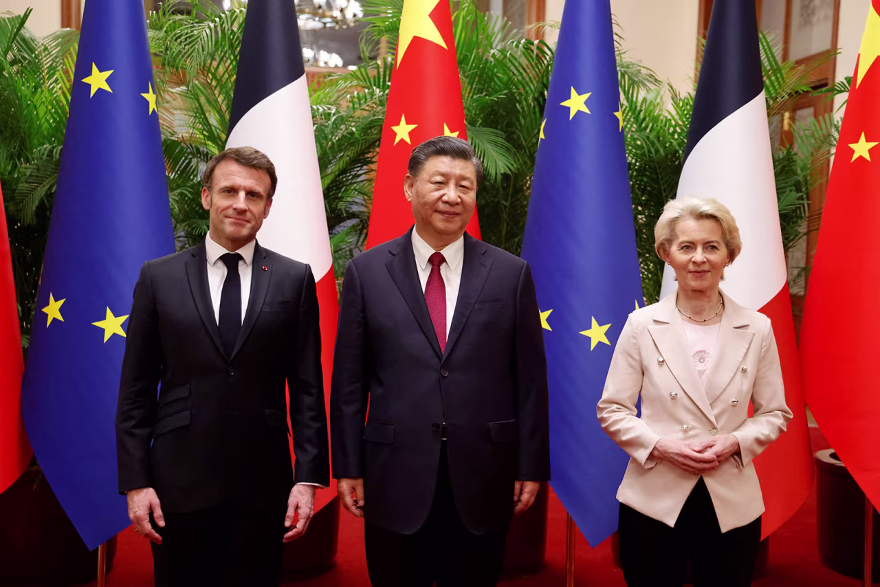 Xi Jinping (C), Emmanuel Macron (L) and Ursula von de Leyen meet in Beijing on April 6.