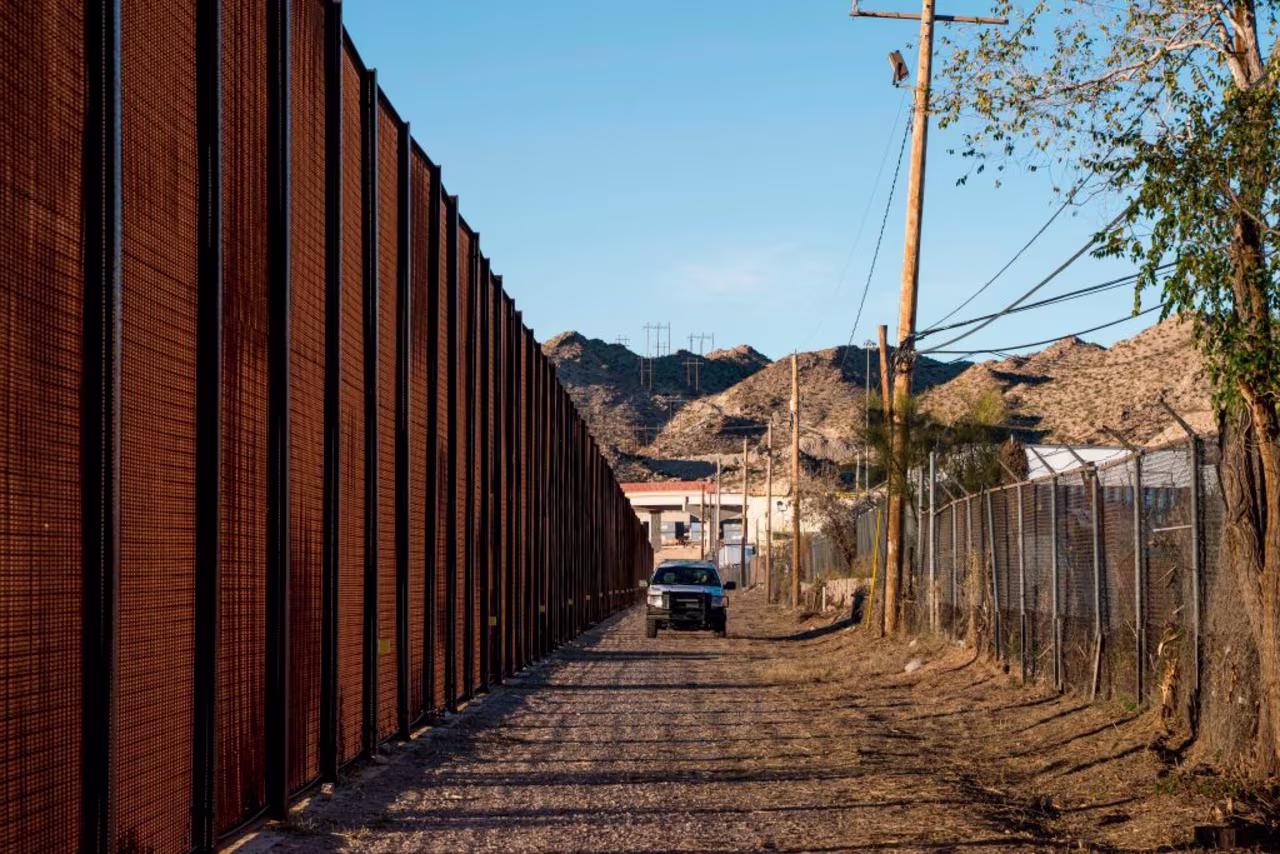 A Border Patrol officer makes his rounds near central El Paso on Dec. 23, 2018.