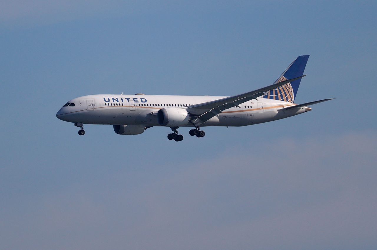 A United Airlines 787 Dreamliner prepares to land at San Francisco International Airport on October 19, in San Francisco, California.