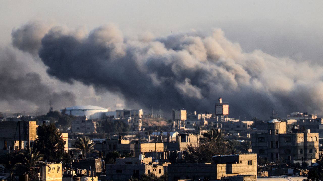 Smoke billows over Khan Younis, Gaza, on Monday.