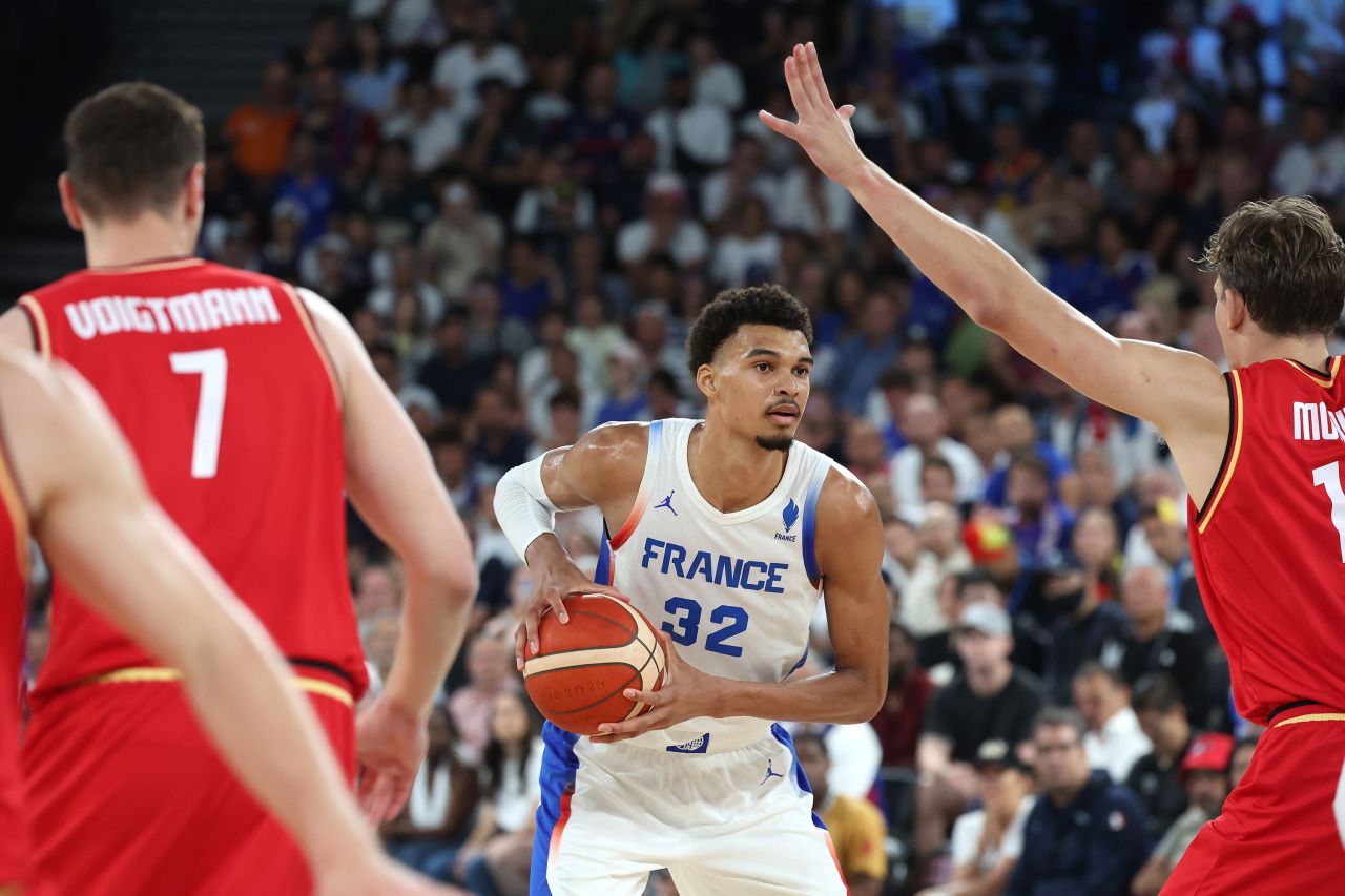 Victor Wembanyama of France looks to pass during the semifinal between France and Germany on Thursday.