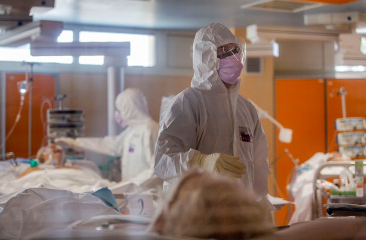 Medical staff in the intensive care unit of the Casalpalocco Covid-19 Clinic on the outskirts of Rome on March 25.