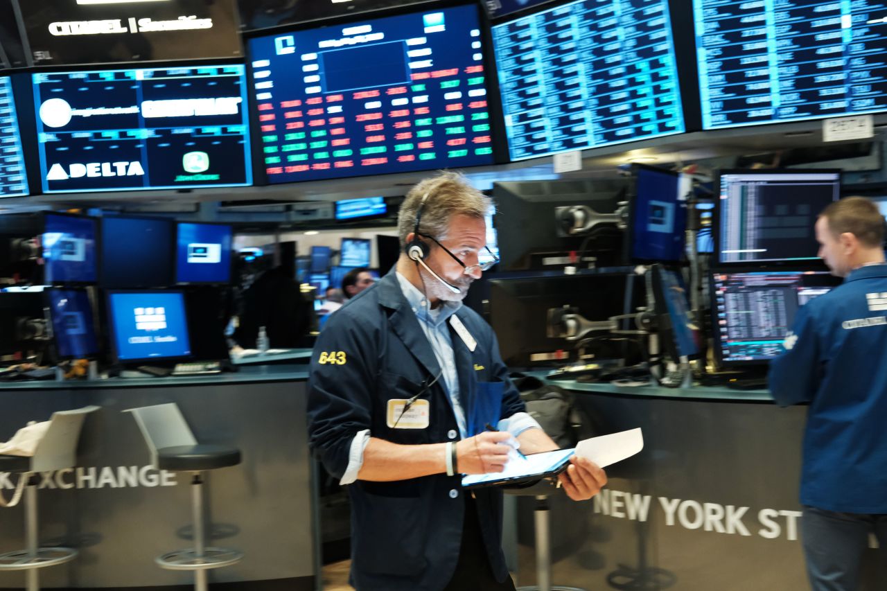 Traders work on the floor of the New York Stock Exchange (NYSE) on May 31, 2019 in New York City.