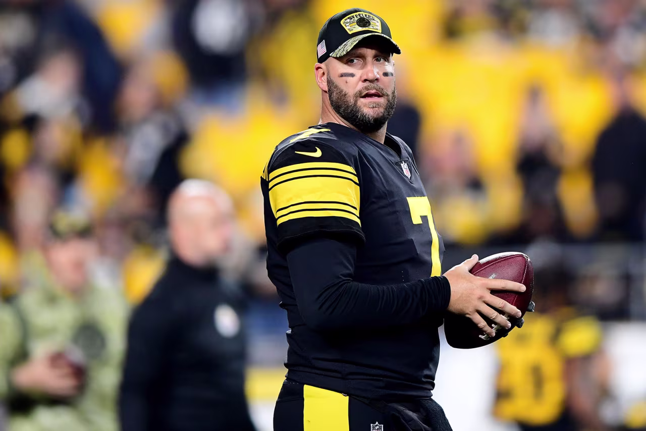 Pittsburgh Steelers quarterback Ben Roethlisberger warms up before a game against the Chicago Bears on November 8.