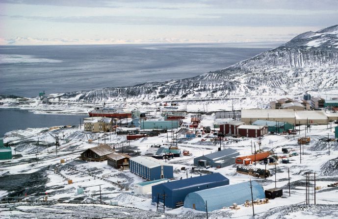 <strong>McMurdo Base: </strong>The largest and busiest of the US' three Antarctic bases.