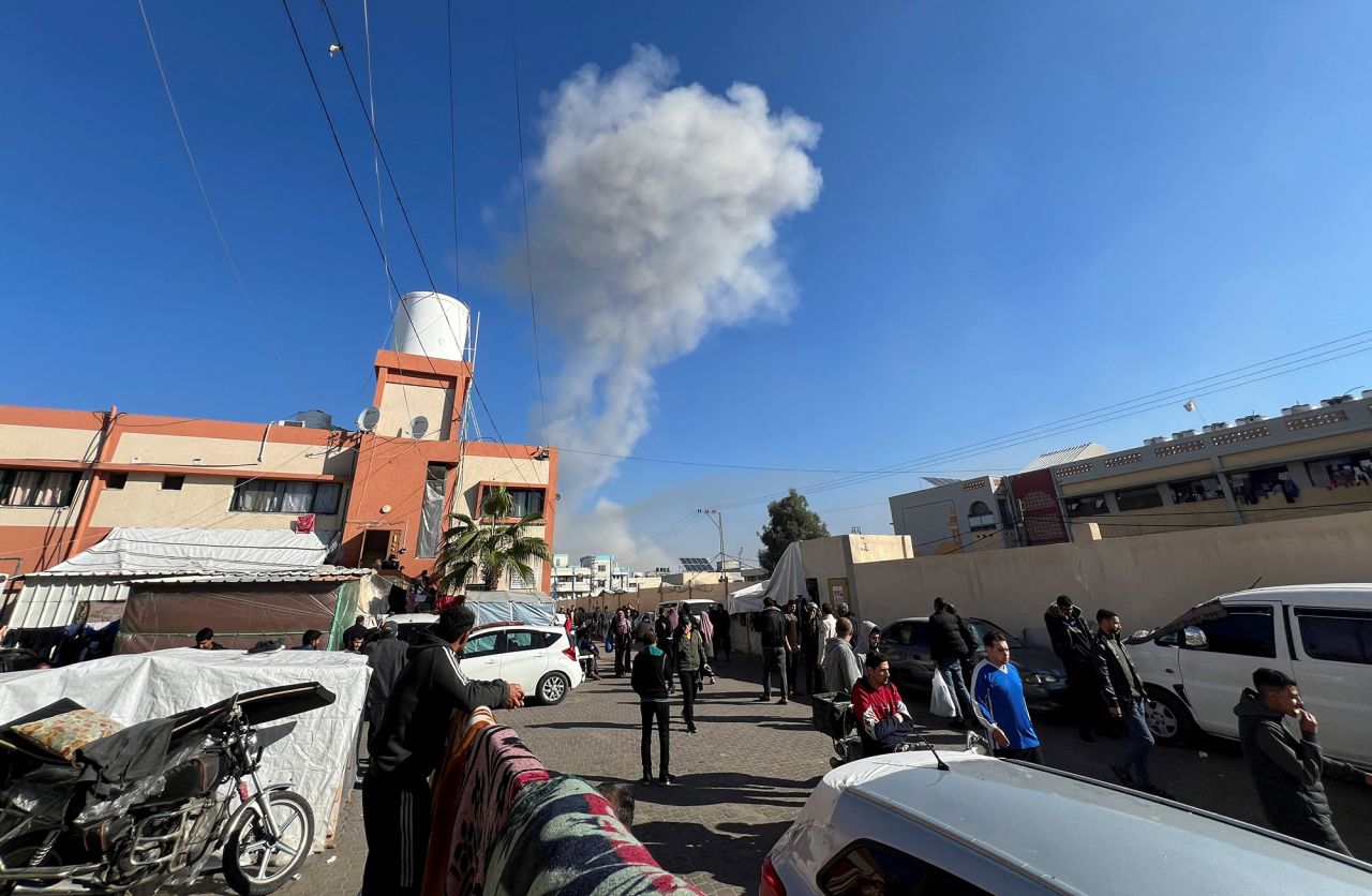 Smoke rises during Israeli strikes in Khan Younis, Gaza, on January 4.